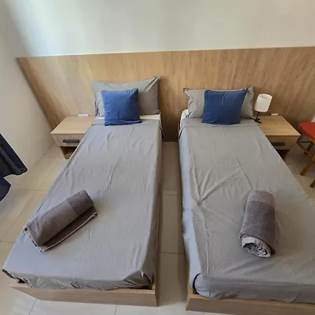 Апартаменты Stunning Two Bed In St Pauls Bay Malta