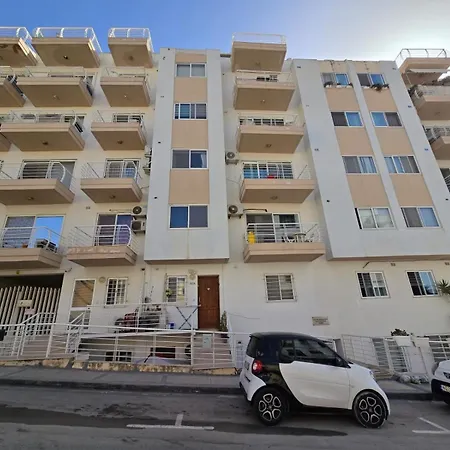 Stunning Two Bed In St Pauls Bay Malta Сент-Полс-Бей