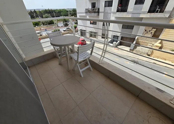 Stunning Two Bed In St Pauls Bay Malta Апартаменты Сент-Полс-Бей