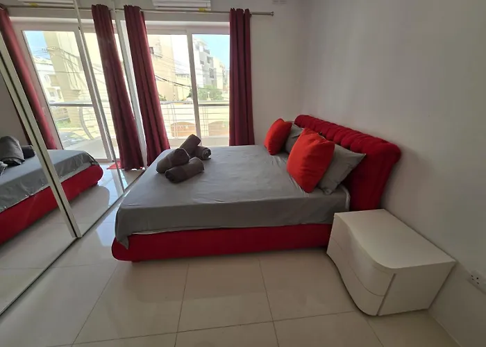 Stunning Two Bed In St Pauls Bay Malta Сент-Полс-Бей